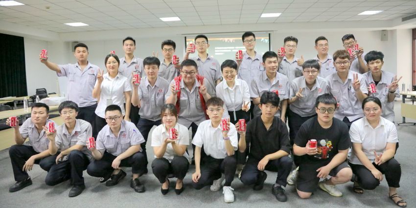 2020届顶岗实习生座谈会在国茂股份精彩进行